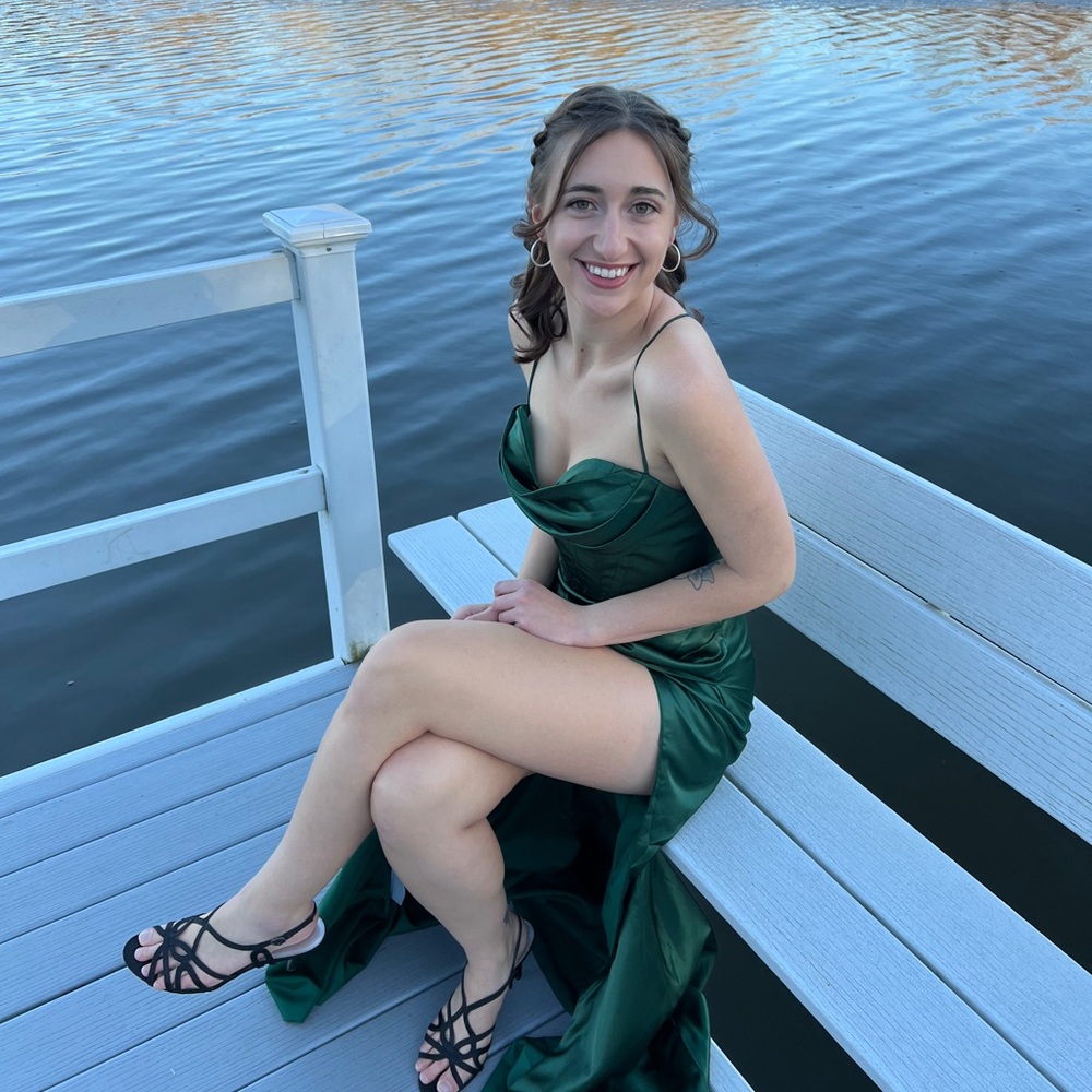 Meet your Posher, Alexis